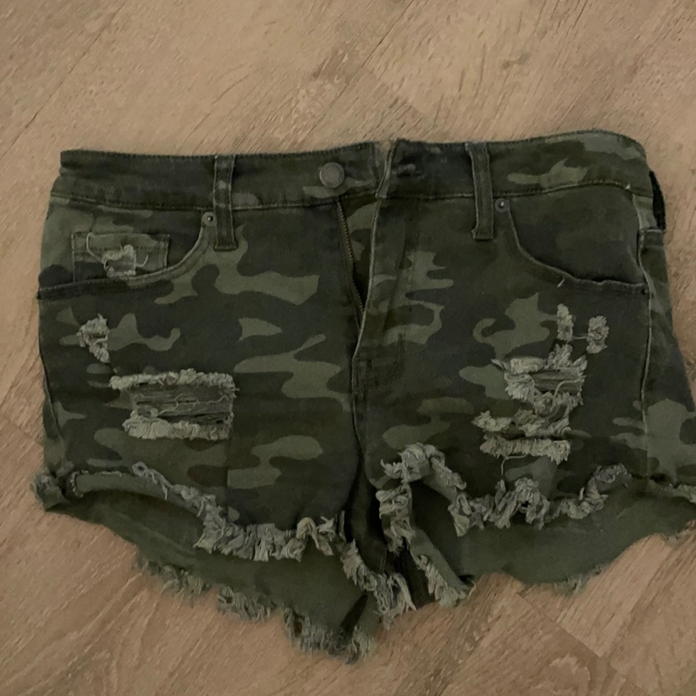 Camo high waisted shorts